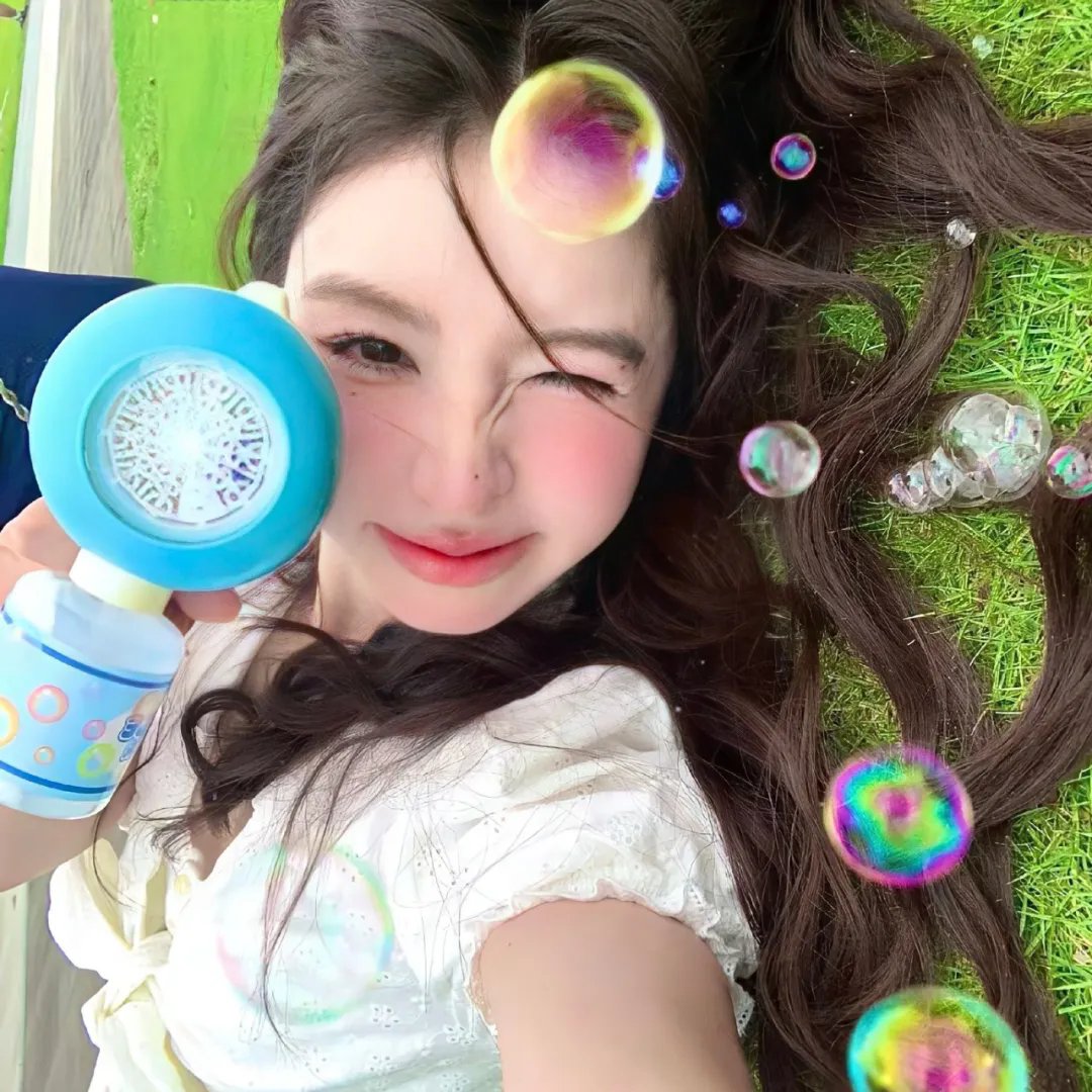 游艇藏春